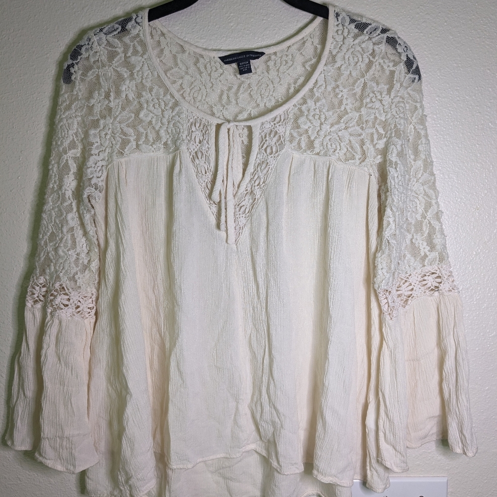 American Eagle Y2K Women's Lace Cream Shoulder Bell Sleeve Top Size Small